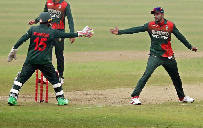 আফগানিস্তানের বিপক্ষে মুশফিকের খেলা নিয়ে শঙ্কা